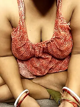 R Queen online show from May 14, 2026, 6:15 pm