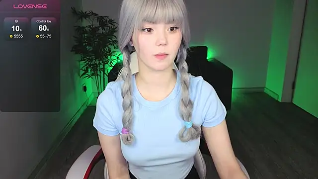 PONKY PINKY online show from May 20, 2026, 2:40 am