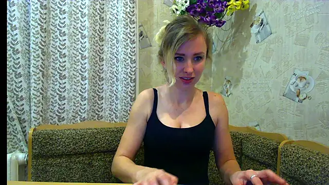 Snapshot of HarleyWidLife chatting on February 20, 2026, 4:40 pm HarleyWidLife online show from February 20, 2026, 4:40 pm