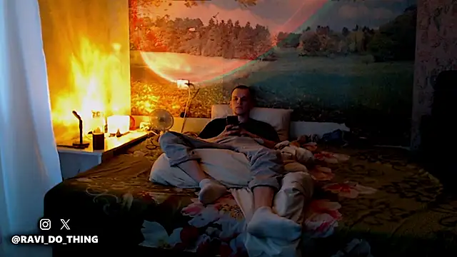 Snapshot of ravi_olle chatting on August 6, 2026, 3:47 pm ravi olle online show from August 6, 2026, 3:47 pm
