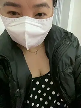 Snapshot of Irene_007 chatting on February 6, 2026, 2:09 pm Irene 007 online show from February 6, 2026, 2:09 pm