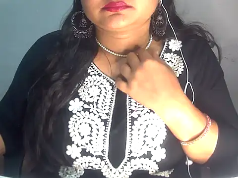 Snapshot of Saniya_K2 chatting on March 4, 2026, 6:03 pm Saniya K2 online show from March 4, 2026, 6:03 pm