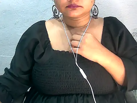 Saniya K2 online show from July 28, 2026, 7:39 pm
