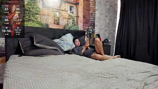  littleangie  online show from July 15, 2026, 2:06 am