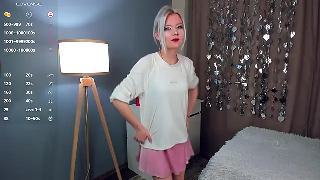 GoldenLenarz online show from February 20, 2026, 11:11 am