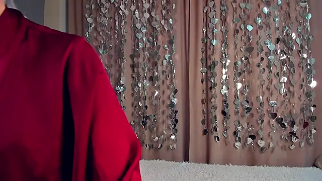 GoldenLenarz online show from February 25, 2026, 11:09 am