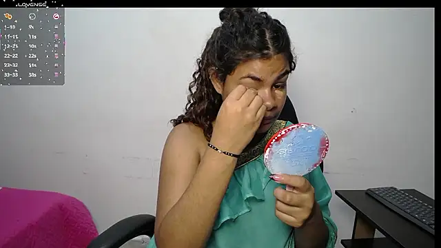 Snapshot of yaazhinii chatting on March 3, 2026, 11:49 am yaazhinii online show from March 3, 2026, 11:49 am