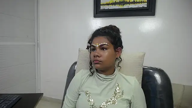 Snapshot of yaazhinii chatting on March 28, 2026, 11:54 am yaazhinii online show from March 28, 2026, 11:54 am