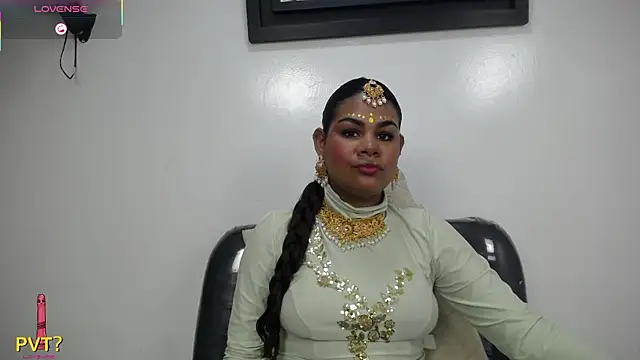 Snapshot of yaazhinii chatting on April 4, 2026, 11:40 am yaazhinii online show from April 4, 2026, 11:40 am