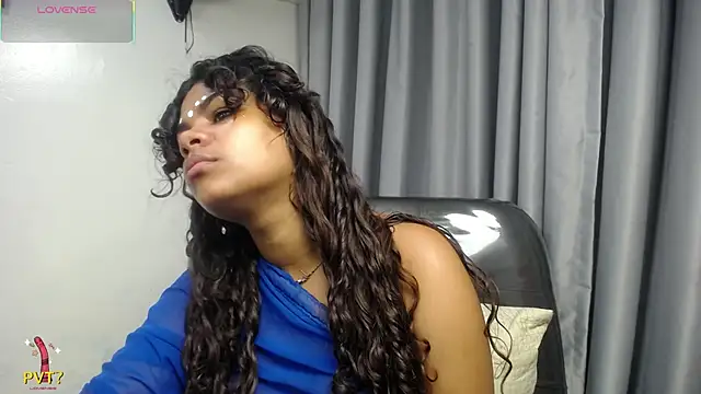 Snapshot of yaazhinii chatting on April 13, 2026, 11:48 am yaazhinii online show from April 13, 2026, 11:48 am