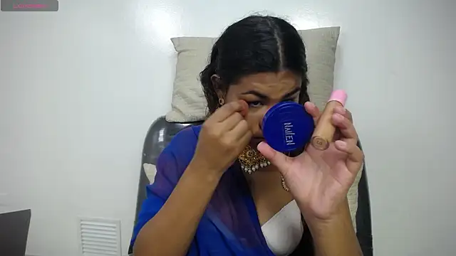 Snapshot of yaazhinii chatting on April 16, 2026, 12:39 pm yaazhinii online show from April 16, 2026, 12:39 pm