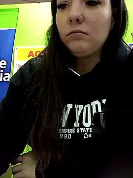 Snapshot of Beesametoda chatting on April 30, 2026, 1:28 pm Beesametoda online show from April 30, 2026, 1:28 pm