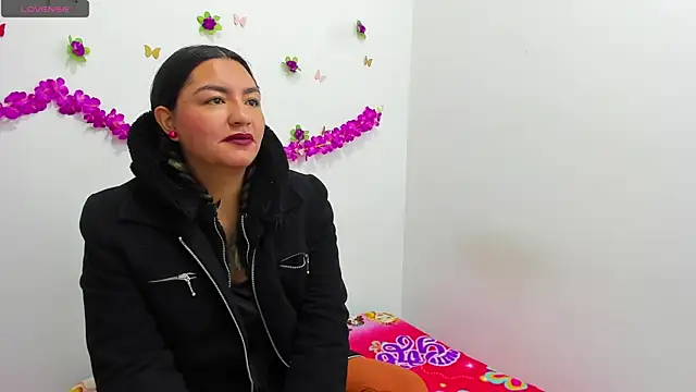 Snapshot of lexyy24 chatting on February 18, 2026, 9:27 am lexyy24 online show from February 18, 2026, 9:27 am