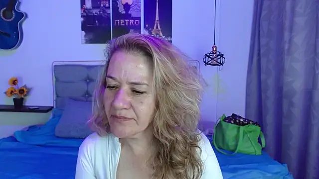 andreea xx online show from February 15, 2026, 1:41 pm