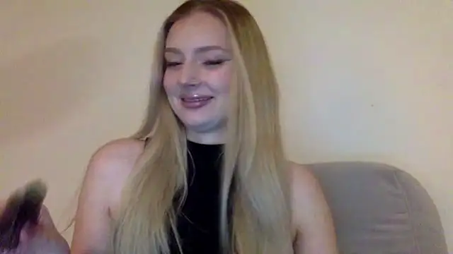 MayaWetDream online show from February 15, 2026, 5:20 pm