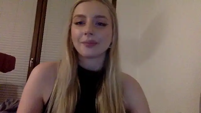 Snapshot of MayaWetDream chatting on April 30, 2026, 8:26 pm MayaWetDream online show from April 30, 2026, 8:26 pm