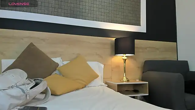 Chloee  Adams online show from February 26, 2026, 12:59 pm