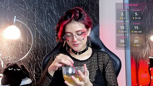 YuuMiko online show from April 6, 2026, 12:50 pm