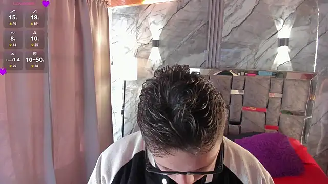 Snapshot of Manson_and_Zoe chatting on April 27, 2026, 11:30 am Manson and Zoe online show from April 27, 2026, 11:30 am