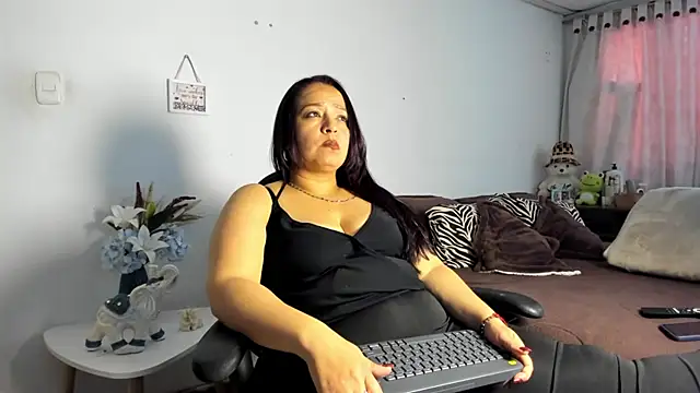  Ivannaheat online show from February 12, 2026, 4:57 pm