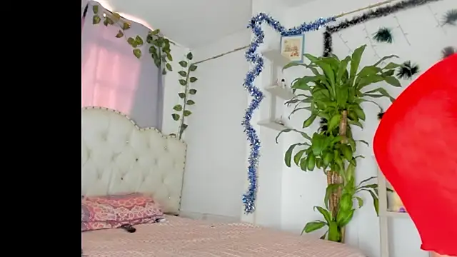 Snapshot of sweet_supreme chatting on February 9, 2026, 8:02 pm sweet supreme online show from February 9, 2026, 8:02 pm