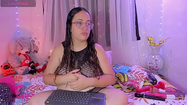 Stacy millerr1 online show from May 19, 2026, 9:37 am