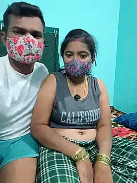 Snapshot of Tamilkannadacouple chatting on February 9, 2026, 5:39 pm Tamilkannadacouple online show from February 9, 2026, 5:39 pm