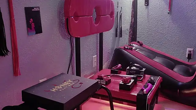 bellaskeykeeper online show from February 22, 2026, 8:24 am