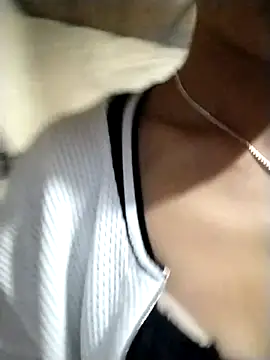 Snapshot of sen1199 chatting on February 15, 2026, 10:50 pm sen1199 online show from February 15, 2026, 10:50 pm