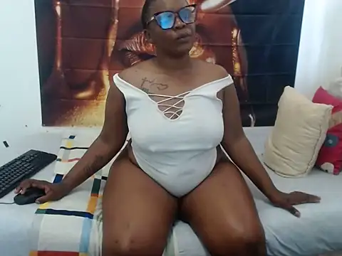 Queenteex6992 online show from June 30, 2026, 9:32 am