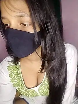 Naina-hott online show from April 8, 2026, 7:25 pm