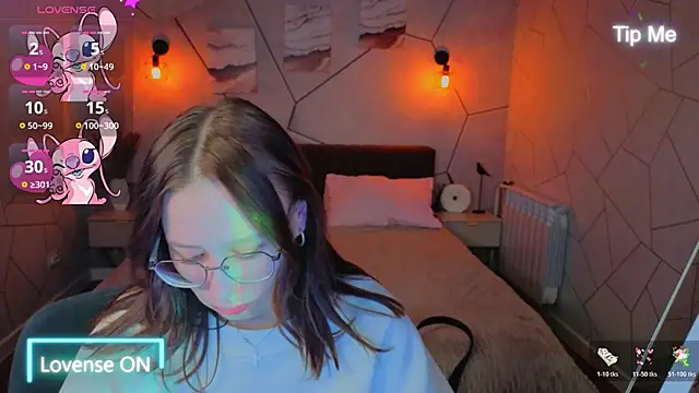  Kiki angel  online show from April 12, 2026, 1:21 am