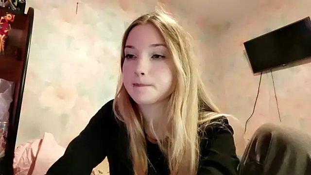 TiaBIanks online show from April 8, 2026, 9:42 am