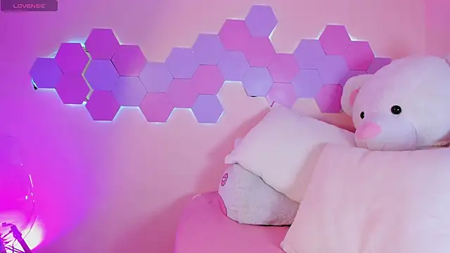 Nicole Whittee online show from March 4, 2026, 8:37 pm