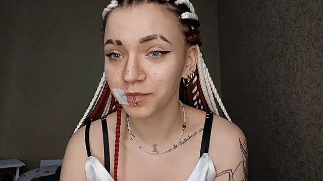 Snapshot of ShayneMilush chatting on April 1, 2026, 3:31 pm ShayneMilush online show from April 1, 2026, 3:31 pm