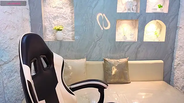 Snapshot of Catalina_Tx_ chatting on February 10, 2026, 2:43 pm Catalina Tx online show from February 10, 2026, 2:43 pm