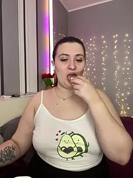 Snapshot of lipsi_vikki chatting on February 18, 2026, 7:04 am lipsi vikki online show from February 18, 2026, 7:04 am