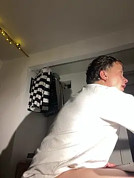 SimonMasseel online show from February 17, 2026, 3:25 am