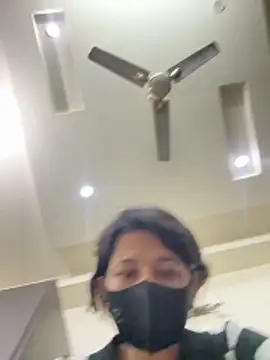 raavigirl online show from February 26, 2026, 6:18 pm