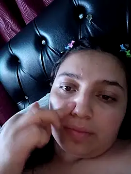 MajoArias online show from March 6, 2026, 4:09 am