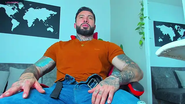 Alessrose online show from April 13, 2026, 7:19 pm