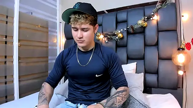 rayan linxx online show from March 31, 2026, 7:58 pm