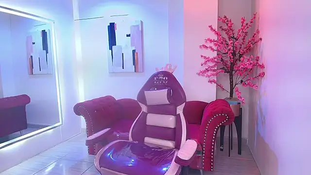 Alanna  scott online show from April 24, 2026, 4:26 am