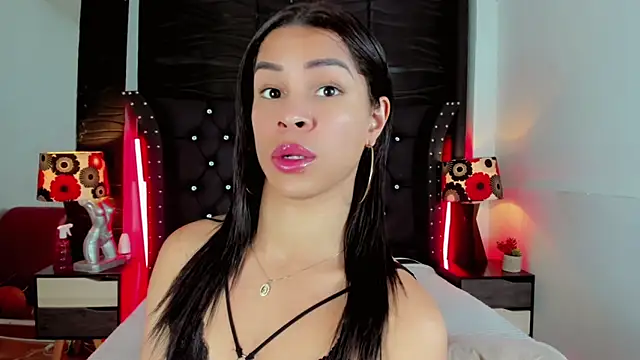 Makeyla Fox  online show from March 2, 2026, 7:32 pm