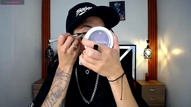 Snapshot of FRANCESCA_LOVE_ chatting on March 23, 2026, 8:35 pm FRANCESCA LOVE online show from March 23, 2026, 8:35 pm