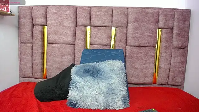 Snapshot of FRANCESCA_LOVE_ chatting on April 9, 2026, 3:17 am FRANCESCA LOVE online show from April 9, 2026, 3:17 am