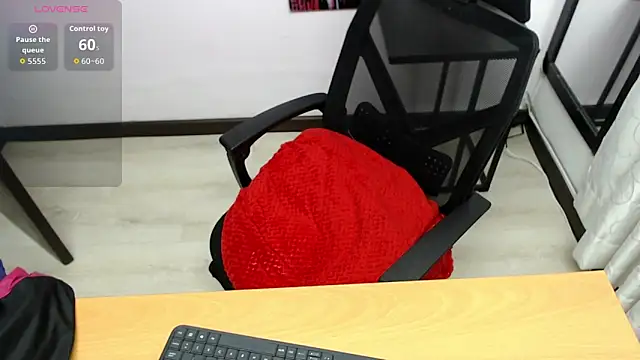 Snapshot of FRANCESCA_LOVE_ chatting on April 12, 2026, 8:47 pm FRANCESCA LOVE online show from April 12, 2026, 8:47 pm