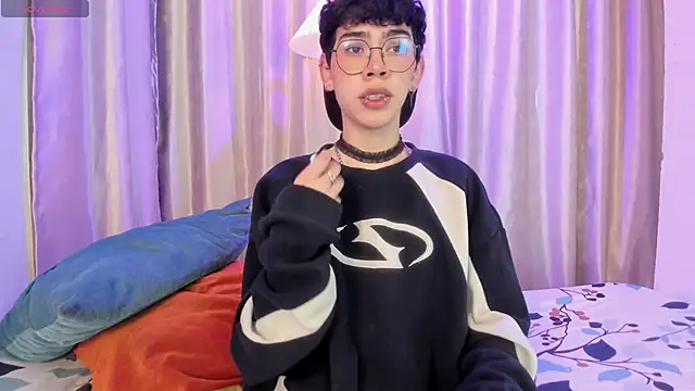 Demian Hush online show from April 5, 2026, 3:58 am