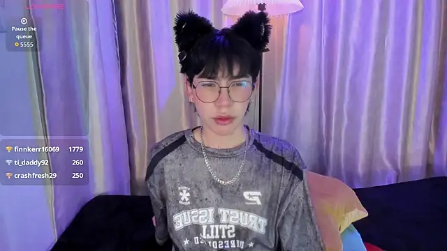 Demian Hush online show from April 11, 2026, 3:11 am