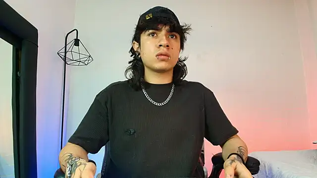 Axell Kussh online show from March 21, 2026, 3:22 am